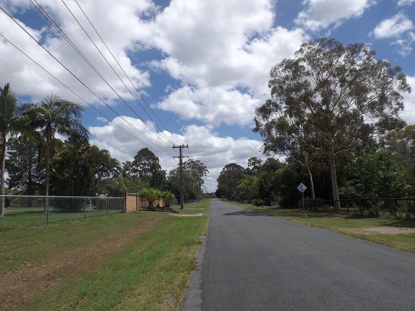 1440px-Solandra_Road_at_Park_Ridge_South,_Queensland