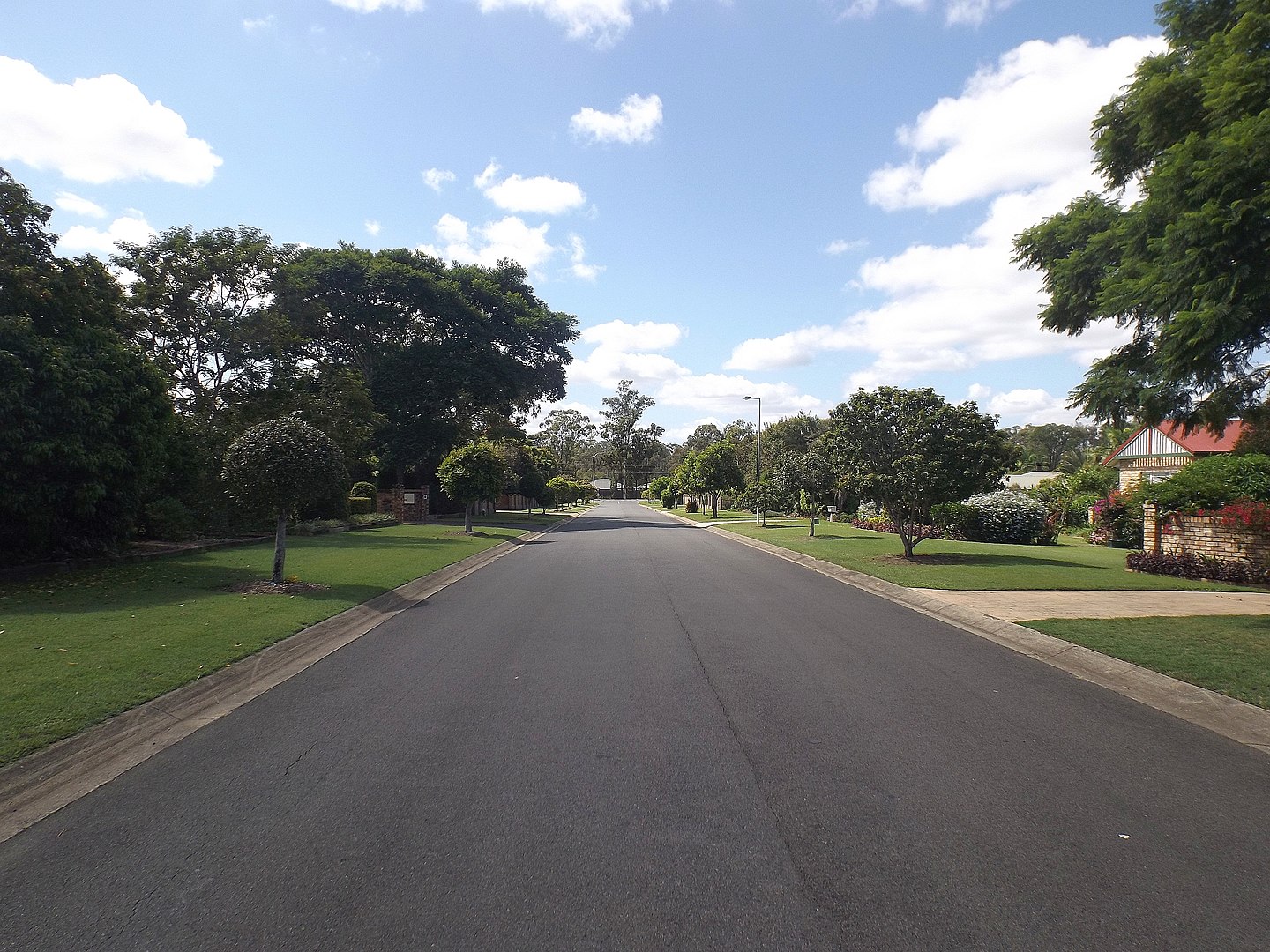 1440px-Stubbin_Street_in_Belivah,_Queensland